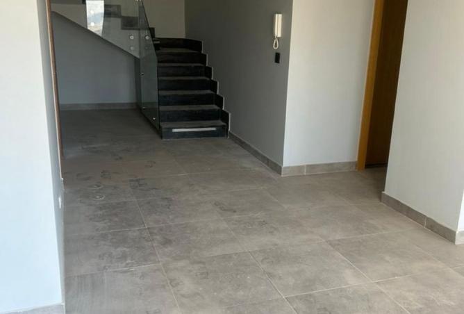 8033713 - Property Image 2