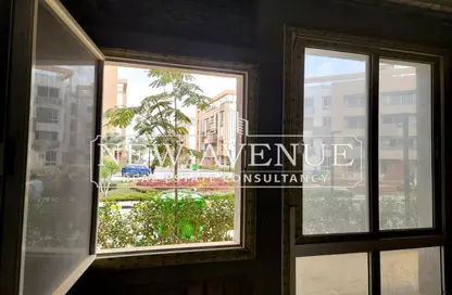 شقة - 2 غرف نوم - 2 حمامات للبيع في جراندا لايف - كمبوندات الشروق - مدينة الشروق - القاهرة
