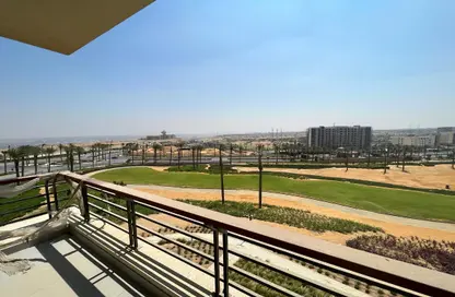 Apartment - 3 Bedrooms - 3 Bathrooms for rent in The Fourteen Golf Residences - Uptown Cairo - Mokattam - Cairo