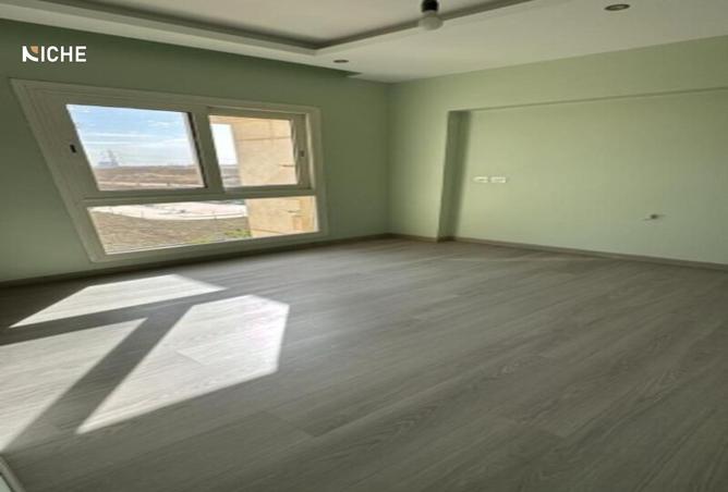 8081244 - Property Image 2