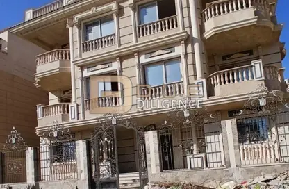 Apartment - 3 Bedrooms - 2 Bathrooms for sale in Akhnaton St. - District 5 - The 5th Settlement - New Cairo City - Cairo