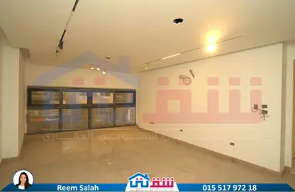 مساحات مكتبية - استوديو - 3 حمامات للبيع في لوران - حي شرق - الاسكندرية