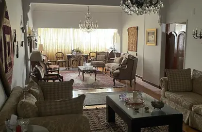 شقة - 3 غرف نوم - 2 حمامات للبيع في شارع الفلاح - المهندسين - الجيزة