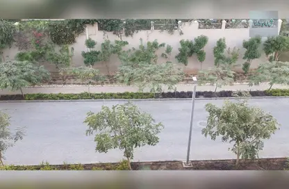 شقة - 2 غرف نوم - 2 حمامات للبيع في فيلدج جيت - المستثمرين الجنوبية - مدينة القاهرة الجديدة - القاهرة