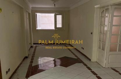 Apartment - 3 Bedrooms - 2 Bathrooms for sale in Mohamed Basha Mohsen St. - Janaklees - Hay Sharq - Alexandria