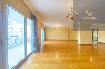 شقة - 3 غرف نوم - 2 حمامات للبيع في شارع الاسراء - المهندسين - الجيزة