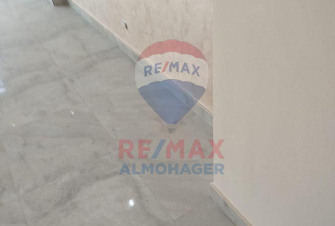 8122280 - Property Image 2