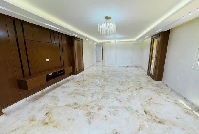 8174179 - Property Image 2