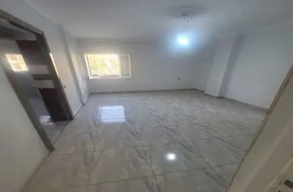 Apartment - 2 Bedrooms - 1 Bathroom for sale in 13th District - Sheikh Zayed City - Giza