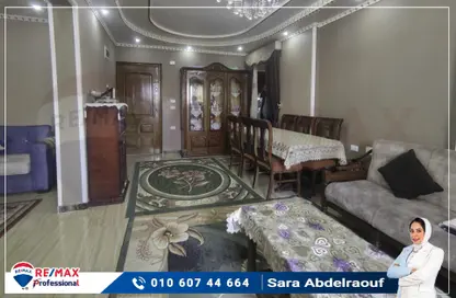 Apartment - 3 Bedrooms - 1 Bathroom for sale in Branched From Mahatet Sheds St. - Janaklees - Hay Sharq - Alexandria
