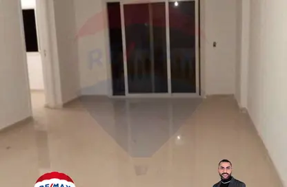 Apartment - 3 Bedrooms - 1 Bathroom for sale in Zahran Roshdy St. - Glim - Hay Sharq - Alexandria