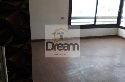 مساحات مكتبية - استوديو - 4 حمامات للايجار في شارع مصدق - الدقي - الجيزة