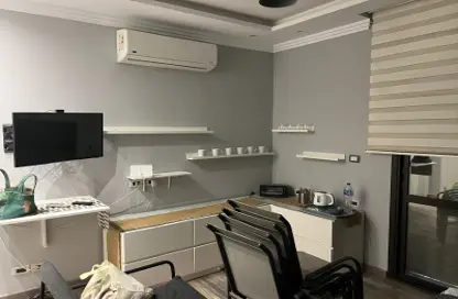 Clinic - Studio - 1 Bathroom for rent in Continental Gardens - 12th District - Sheikh Zayed City - Giza