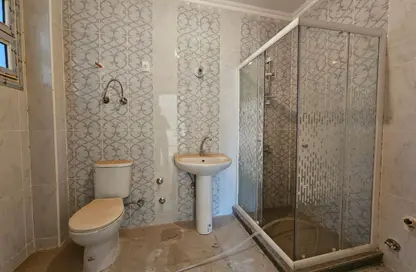 Apartment - 3 Bedrooms - 1 Bathroom for sale in El Shorouk Compounds - Shorouk City - Cairo