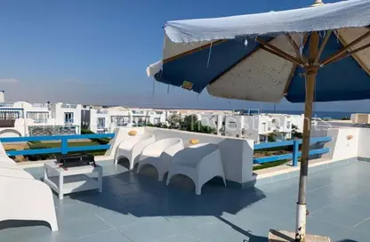Chalet - 2 Bedrooms - 2 Bathrooms for sale in Mountain View - Ras Al Hekma - North Coast