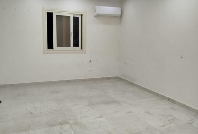 8220969 - Property Image 2