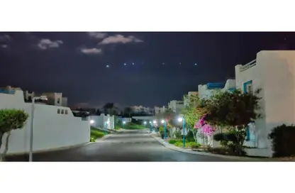 Chalet - 2 Bedrooms - 2 Bathrooms for sale in Mountain View - Ras Al Hekma - North Coast