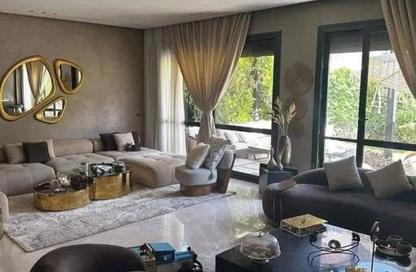 فيلا - 5 غرف نوم - 5 حمامات للبيع في رويال ميدوز - كمبوندات الشيخ زايد - الشيخ زايد - الجيزة