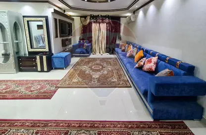 شقة - 3 غرف نوم - 1 حمام للبيع في الحي اللاتيني - محطة الرمل - حي وسط - الاسكندرية