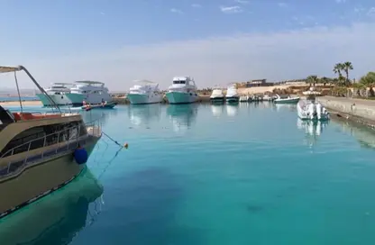 شاليه - 2 غرف نوم - 2 حمامات للبيع في دايركشن وايت - راس الحكمة - الساحل الشمالي