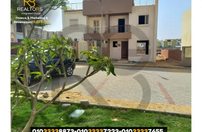 Villa - 2 Bedrooms - 2 Bathrooms for sale in Hadayek October - 6 October City - Giza