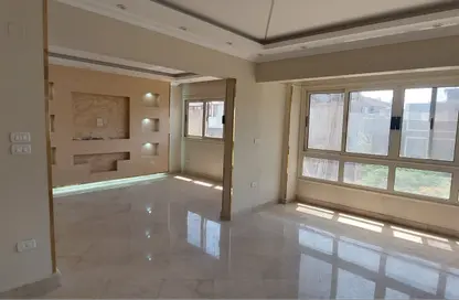 Apartment - 5 Bedrooms - 3 Bathrooms for rent in Street 23 - Maadi - Hay El Maadi - Cairo