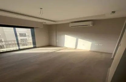 Apartment - 3 Bedrooms - 2 Bathrooms for sale in Village West - Sheikh Zayed Compounds - Sheikh Zayed City - Giza