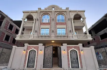 Apartment - 3 Bedrooms - 3 Bathrooms for sale in 2nd Neighborhood - 3rd District East - Shorouk City - Cairo