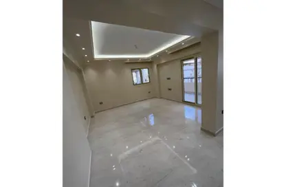 Apartment - 3 Bedrooms - 2 Bathrooms for sale in Ahmed Fakhry St. - 6th Zone - Nasr City - Cairo