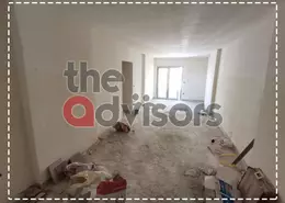 شقة - 3 غرف نوم - 2 حمامات للبيع في شارع احمد شريف - مصطفي كامل - حي شرق - الاسكندرية