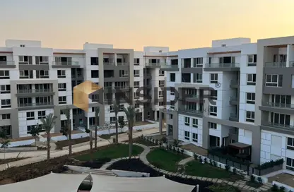 Apartment - 3 Bedrooms - 3 Bathrooms for sale in Hyde Park - New Cairo City - Cairo