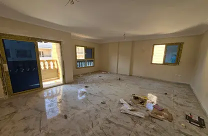 Apartment - 3 Bedrooms - 2 Bathrooms for rent in Zahraa El Maadi - Hay El Maadi - Cairo