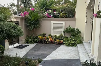 Villa - 3 Bedrooms - 4 Bathrooms for sale in Levana - Uptown Cairo - Mokattam - Cairo