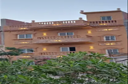 منزل مزدوج - 8 غرف نوم - 3 حمامات للايجار في ابني بيتك 4 - حدائق اكتوبر - مدينة 6 أكتوبر - الجيزة