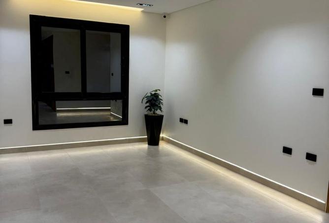 8223155 - Property Image 3