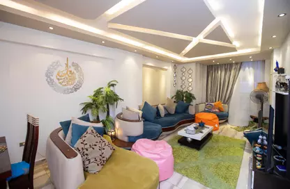 Apartment - 3 Bedrooms - 2 Bathrooms for sale in Al Mosheer Ahmed Ismail St. - Mustafa Kamel - Hay Sharq - Alexandria
