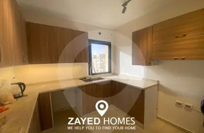 شقة - 3 غرف نوم - 4 حمامات للايجار في أو ويست - كمبوندات 6 أكتوبر - مدينة 6 أكتوبر - الجيزة