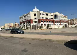 شقة - 3 غرف نوم - 2 حمامات للبيع في المنطقة الثامنة - مدينة الشروق - القاهرة