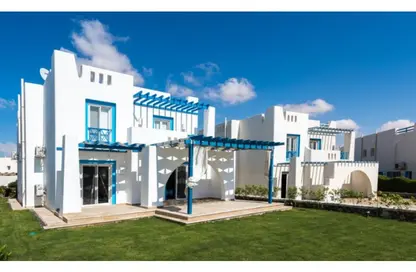 Chalet - 3 Bedrooms - 2 Bathrooms for sale in Mountain View - Ras Al Hekma - North Coast