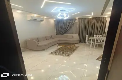 Apartment - 2 Bedrooms - 2 Bathrooms for rent in Gameat Al Dewal Al Arabeya St. - Mohandessin - Giza