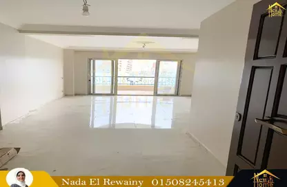 Apartment - 3 Bedrooms - 2 Bathrooms for rent in Kolayet Al Teb St. - Raml Station - Hay Wasat - Alexandria