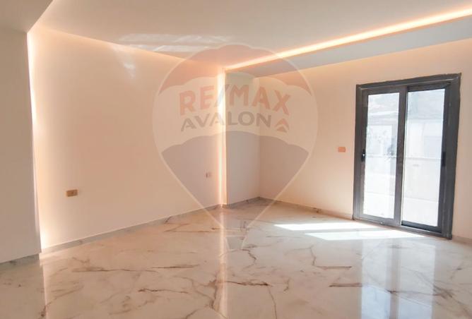 7959430 - Property Image 2