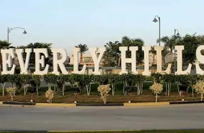 شقة - 3 غرف نوم - 3 حمامات للايجار في طريق بيفرلي هيلز - الحي السابع عشر - الشيخ زايد - الجيزة