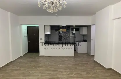 Apartment - 2 Bedrooms - 1 Bathroom for rent in El Rehab Extension - Al Rehab - New Cairo City - Cairo