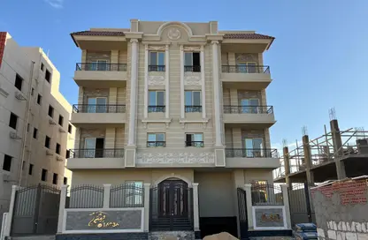 Apartment - 3 Bedrooms - 3 Bathrooms for sale in New Narges - New Cairo City - Cairo