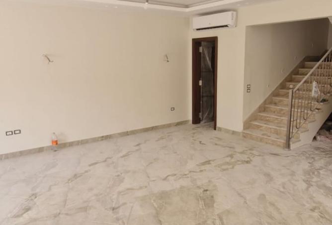 8186400 - Property Image 3