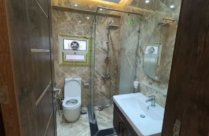 شقة - 3 غرف نوم - 3 حمامات للبيع في شارع ايران - الدقي - الجيزة