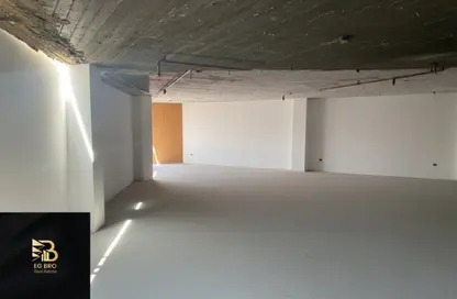 Show Room - Studio - 4 Bathrooms for sale in Suez Road - New Cairo City - Cairo