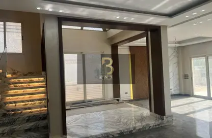 فيلا - 5 غرف نوم - 8 حمامات للايجار في كايرو فيستيفال سيتى - المستثمرين الشمالية - مدينة القاهرة الجديدة - القاهرة