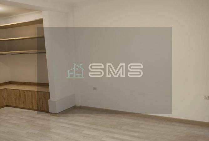 8240045 - Property Image 3